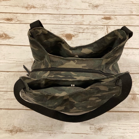 Harley-Davidson Camouflage Bucket Shoulder Bag With Studs - Picture 3 of 14